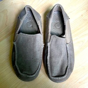 Crocs tan loafers 1